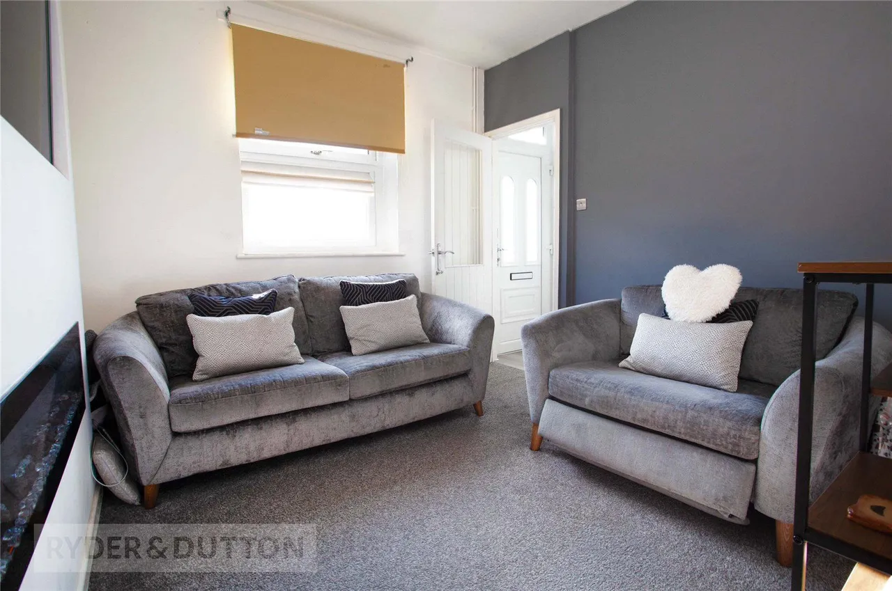 Abbey Crescent, Heywood, OL10, photo 2