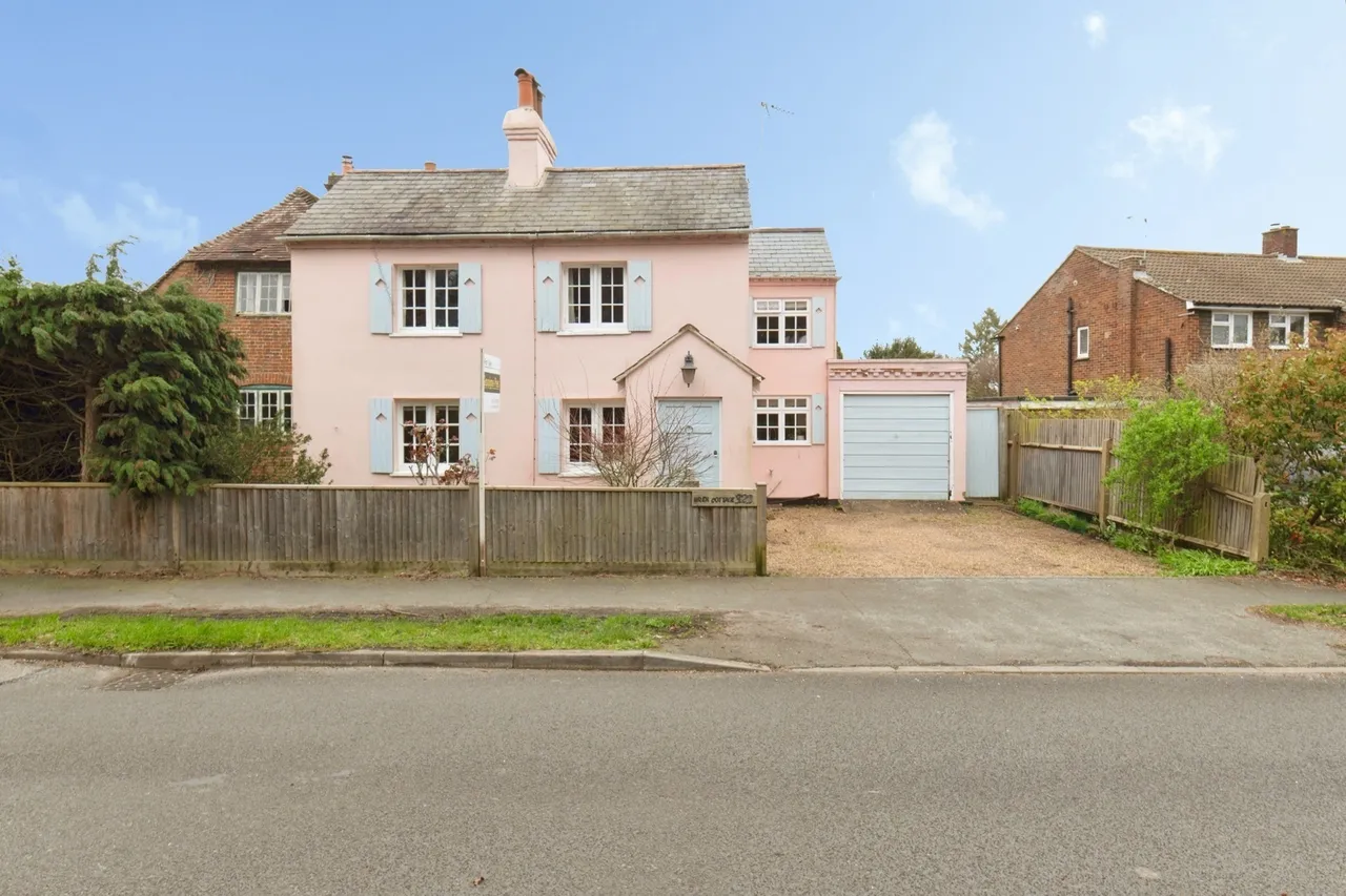 3 bed house for sale, Lower Road, Little Bookham, KT23