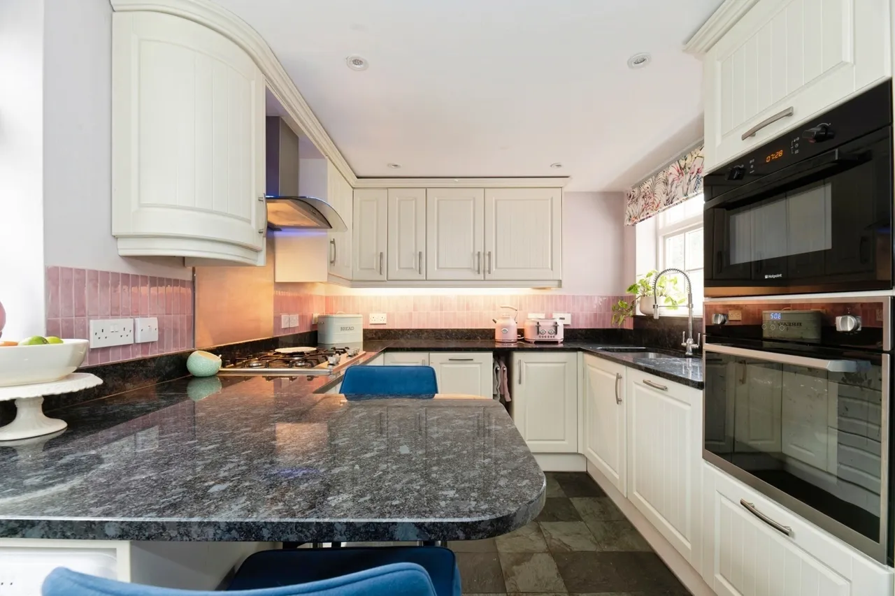 Lower Road, Little Bookham, KT23, photo 4