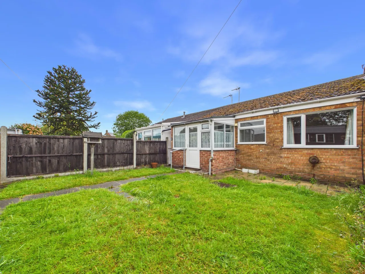 2 bed property for sale, Lloyds Avenue, Lowestoft