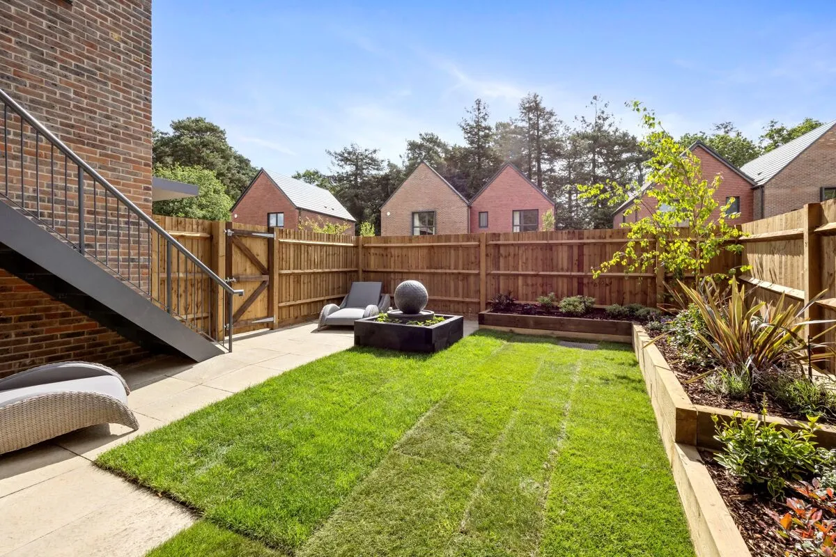 Concorde Drive, Weybridge, KT13, photo 26