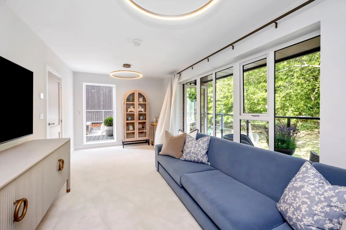 Concorde Drive, Weybridge, KT13, photo 7