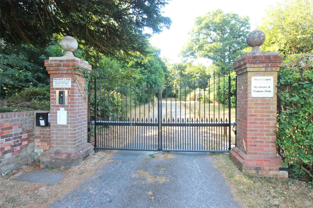 Hurn Court Lane, Hurn, BH23, photo 26