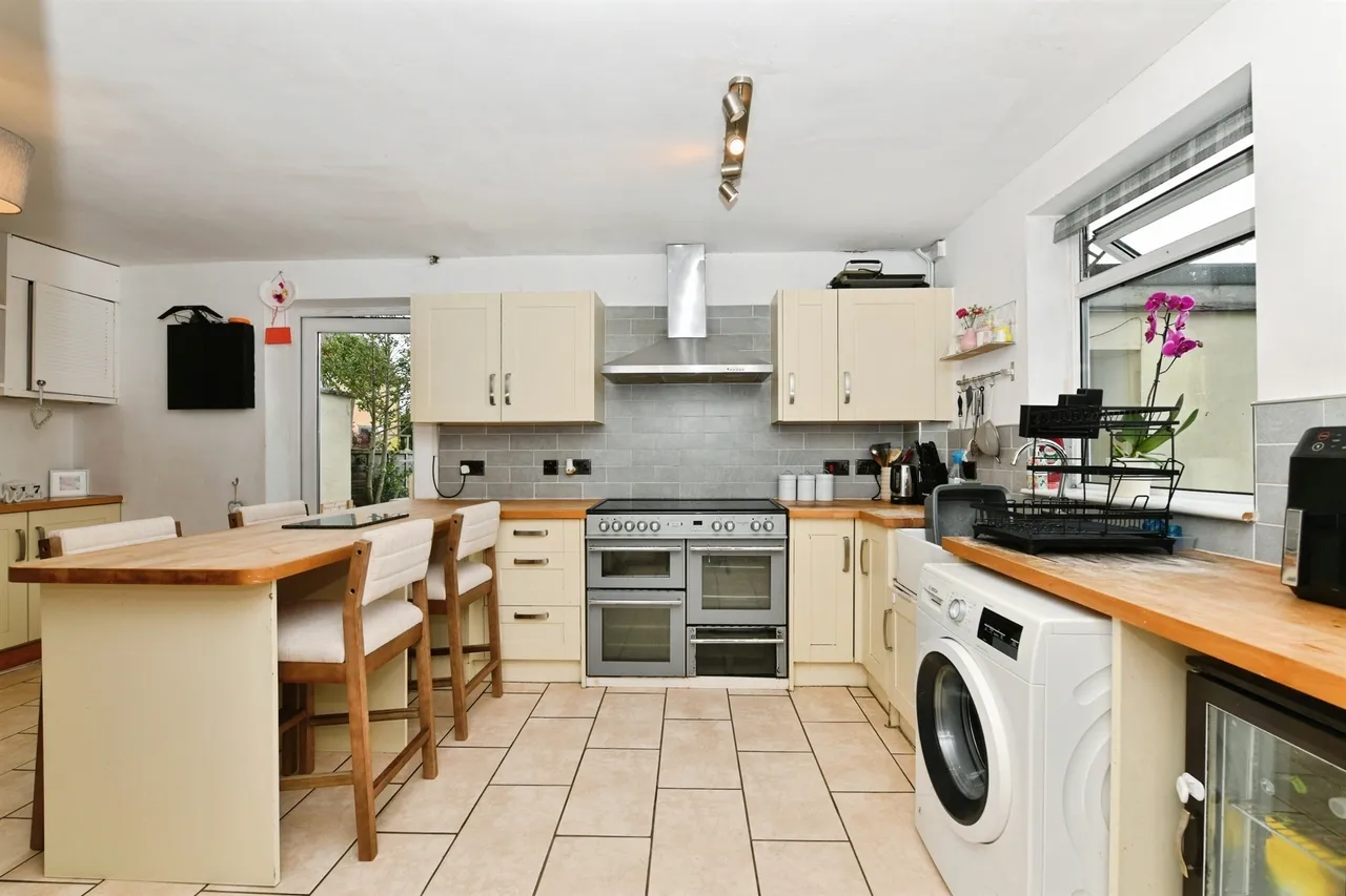 Sealey Crescent, Wells, BA5, photo 7