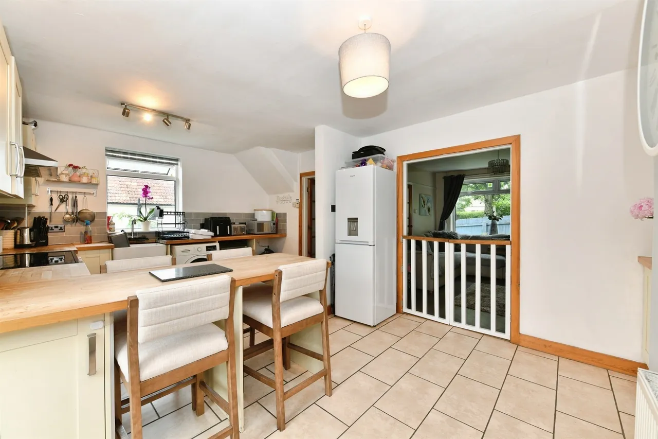 Sealey Crescent, Wells, BA5, photo 8
