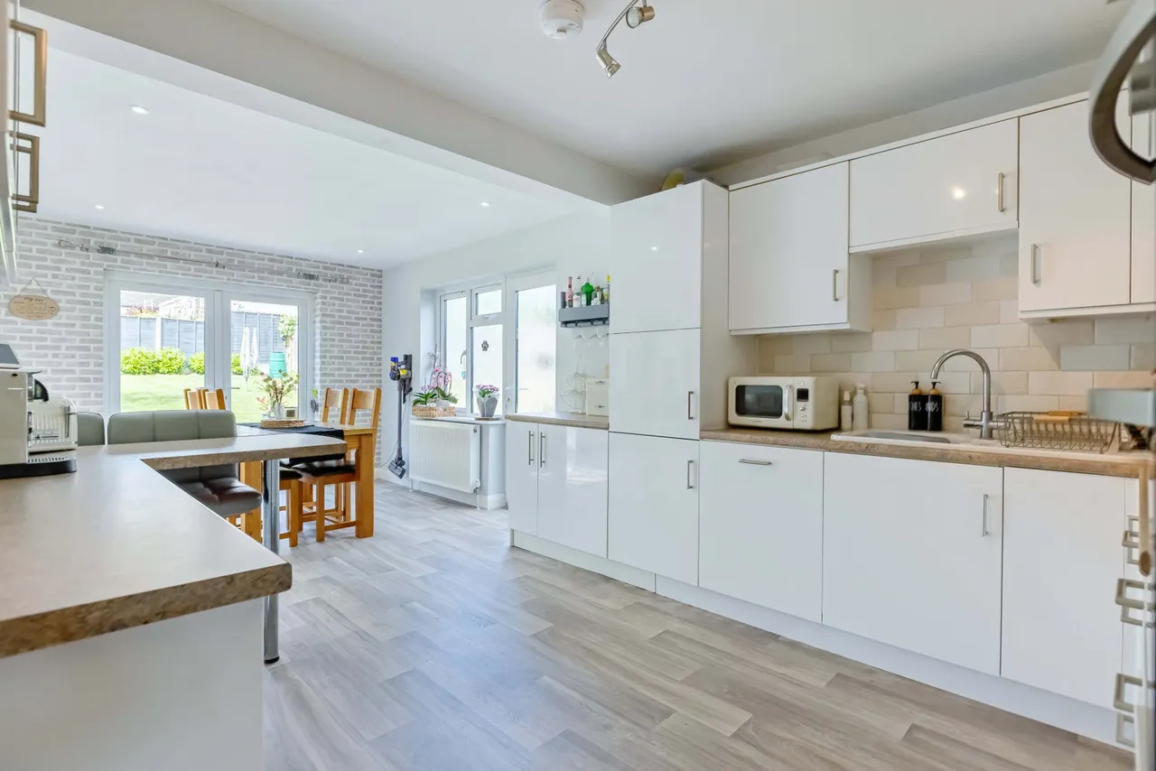 Vale Avenue, Findon Valley, Worthing, BN14, photo 2