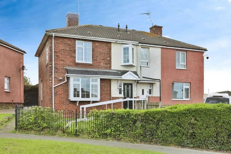 3 bed house for sale — Paterson Road, Dinnington, South Yorkshire, S25