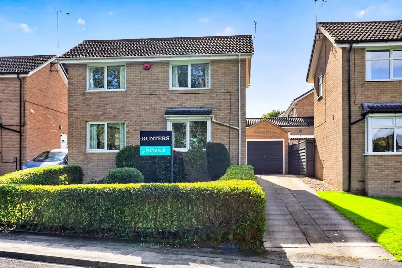 3 bed house for sale — Beningborough Drive, Harrogate