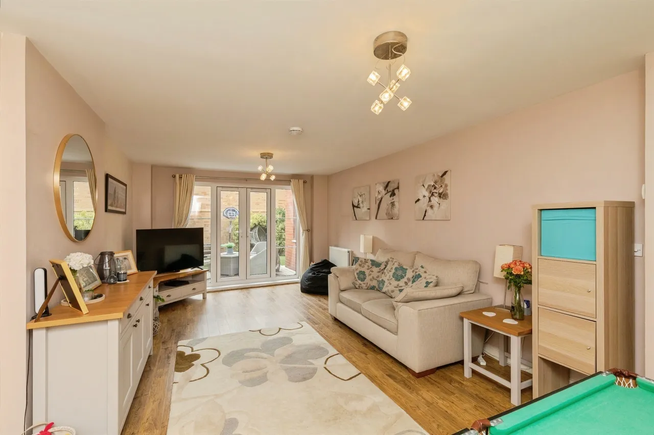 Loop Road, Mangotsfield, BS16, photo 6