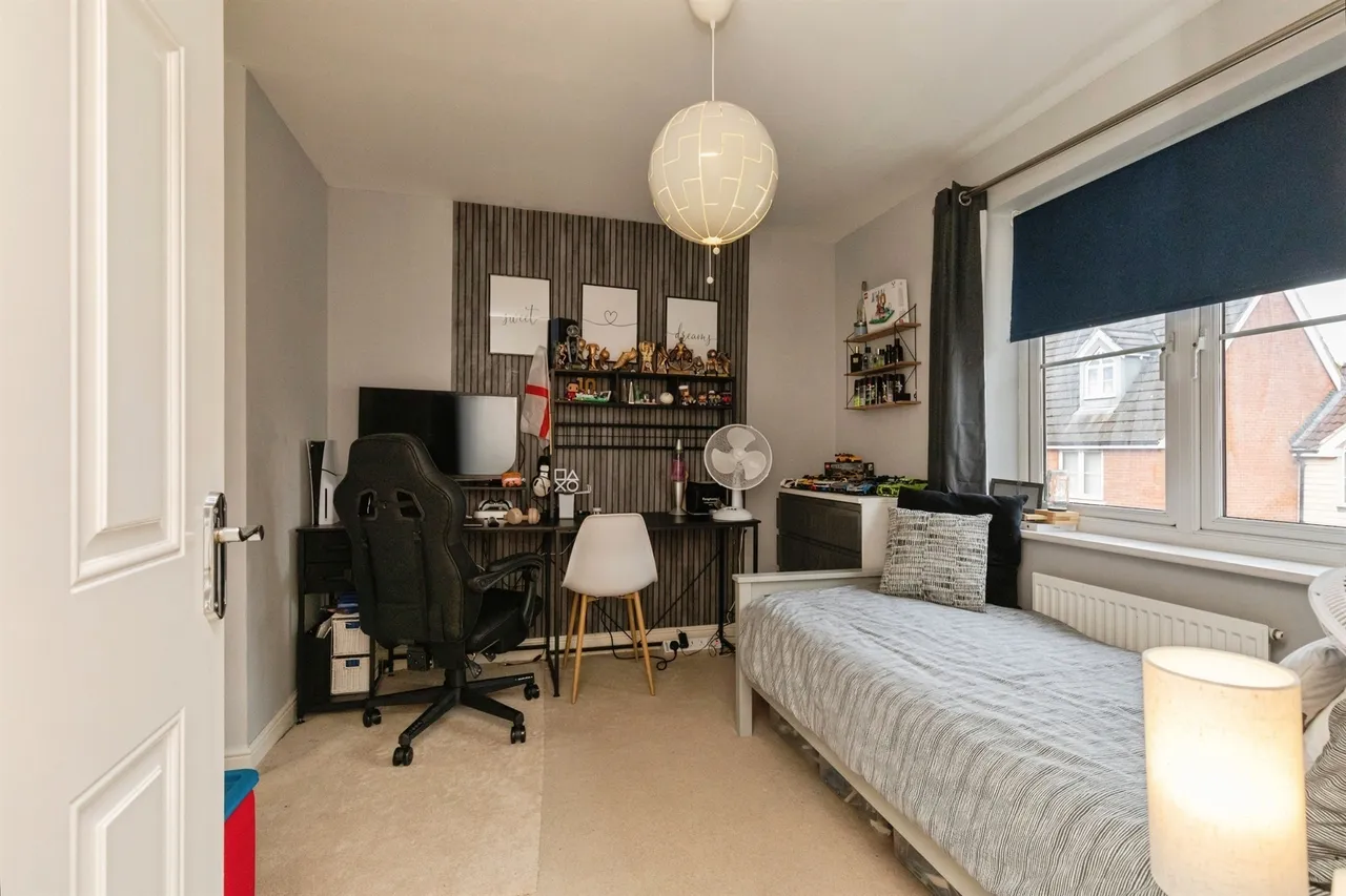 Loop Road, Mangotsfield, BS16, photo 13