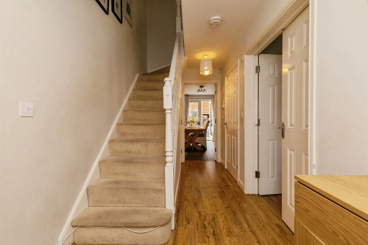 Loop Road, Mangotsfield, BS16, photo 2