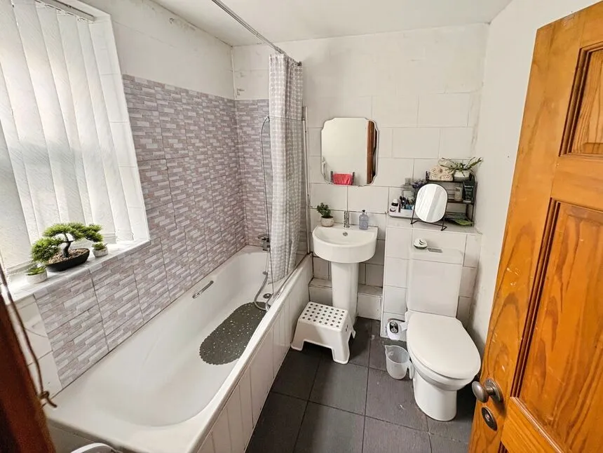 Hart Road, Wolverhampton, WV11, photo 5