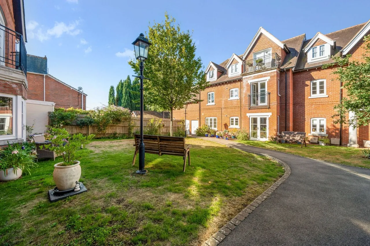 Lyndhurst, SO43, photo 16