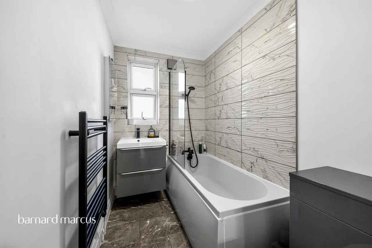 Waterfall Road, London, photo 9