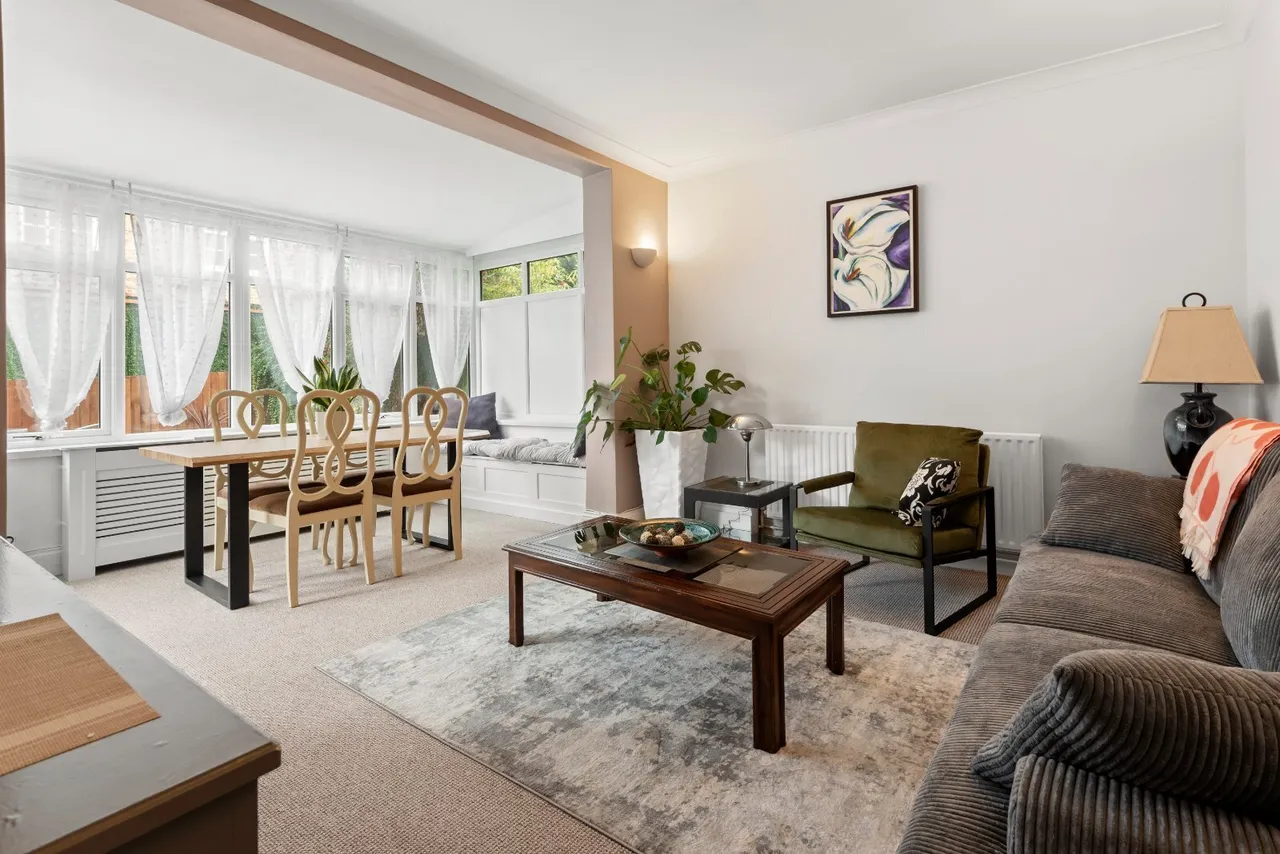2 bed flat to rent, Joubert Street, London, SW11