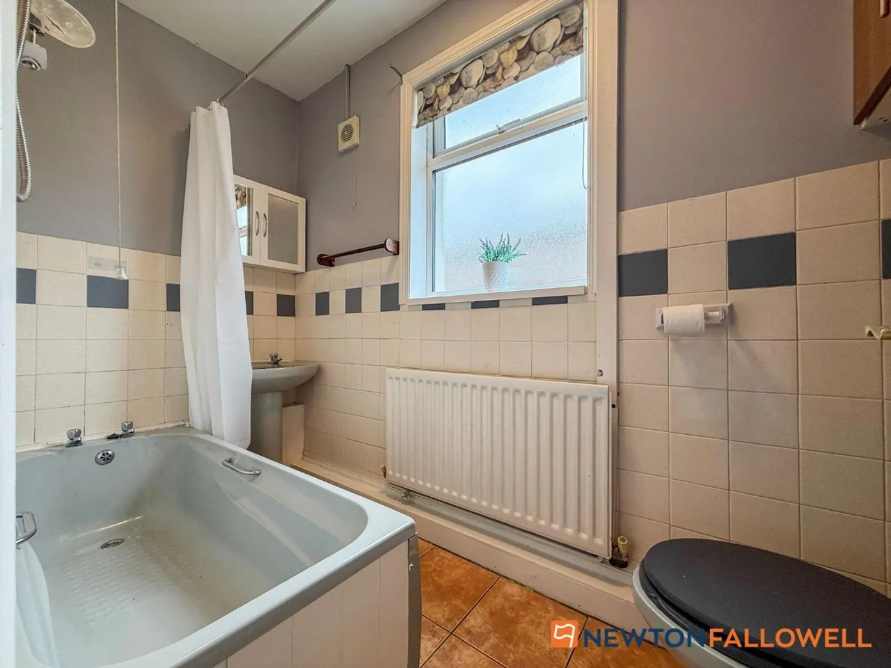 Hawton Lane, Balderton, NG24, photo 15