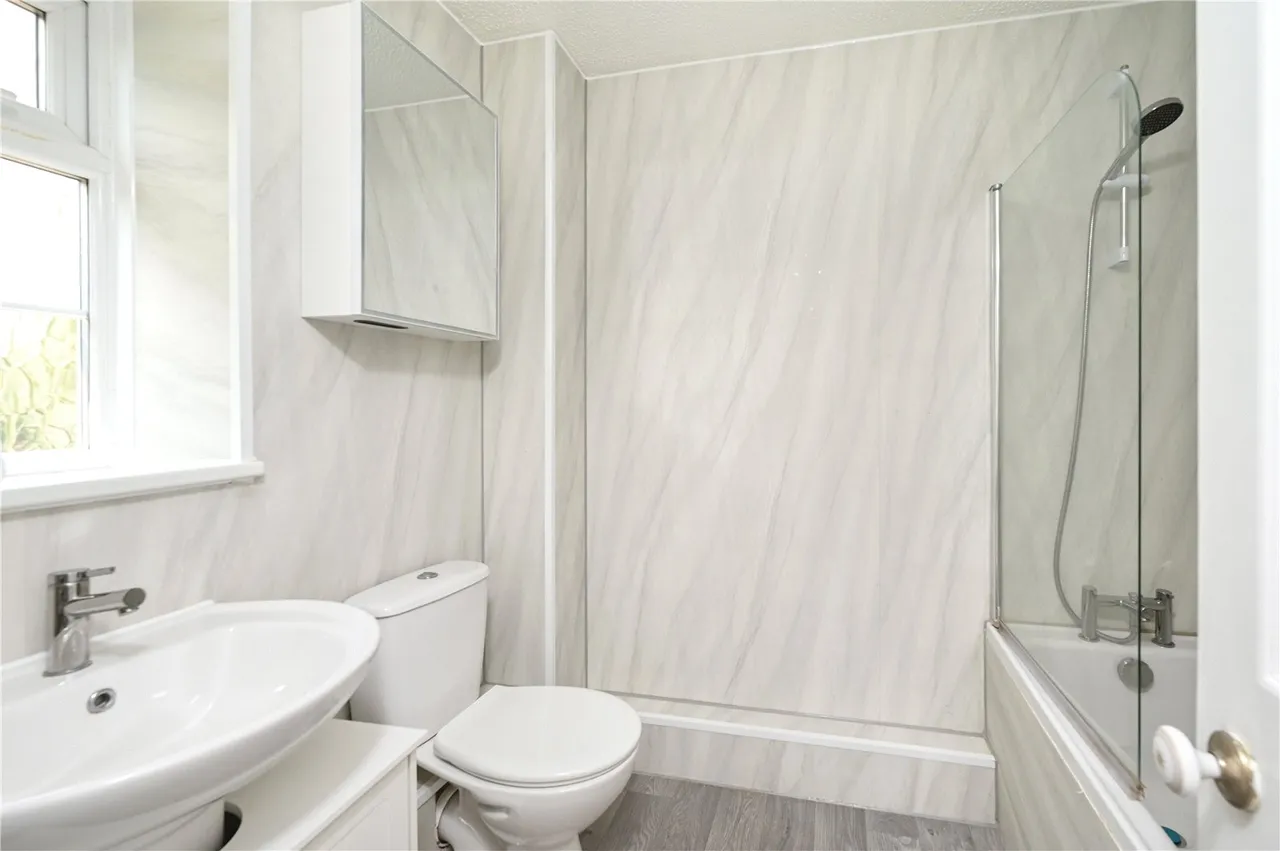 Kingfisher Walk, Ash, Guildford, Surrey, GU12 6RF, photo 7