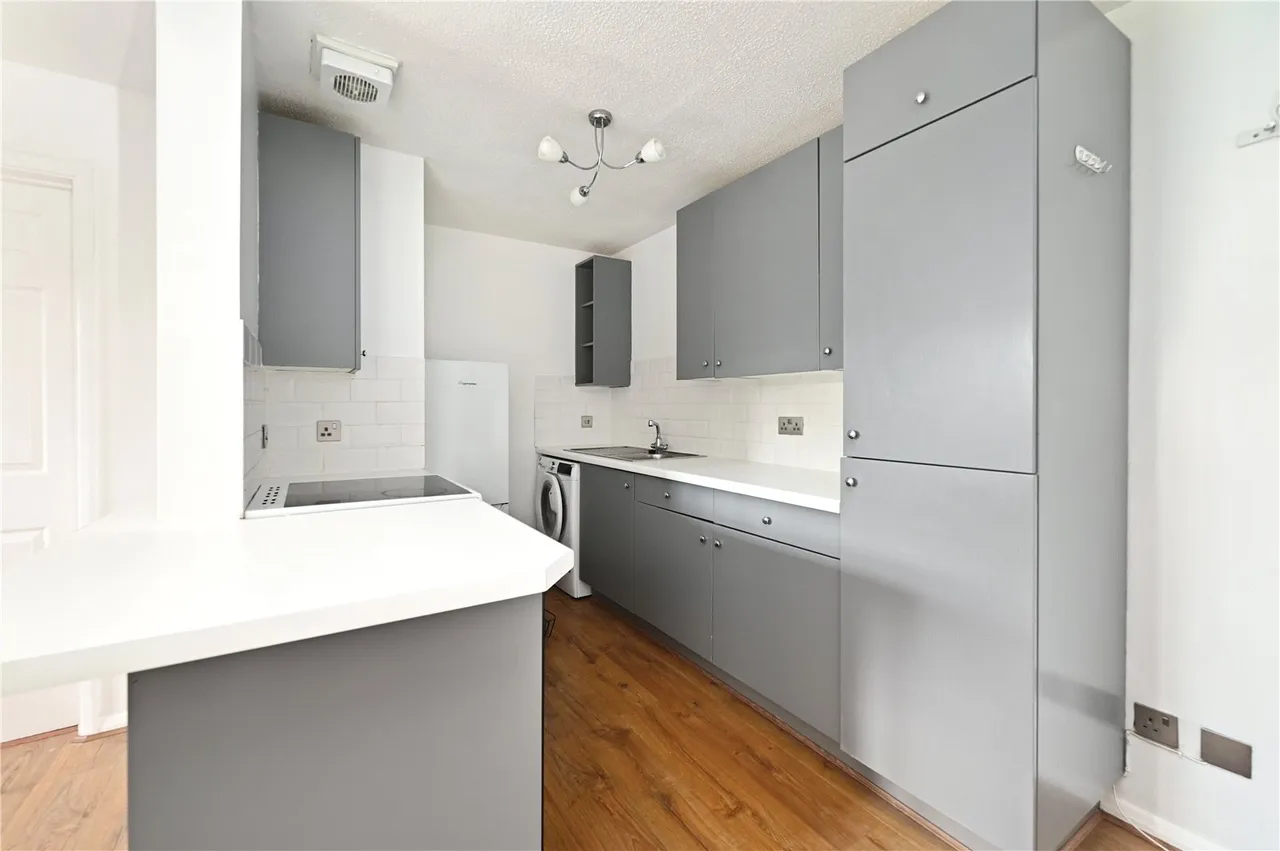 Kingfisher Walk, Ash, Guildford, Surrey, GU12 6RF, photo 4