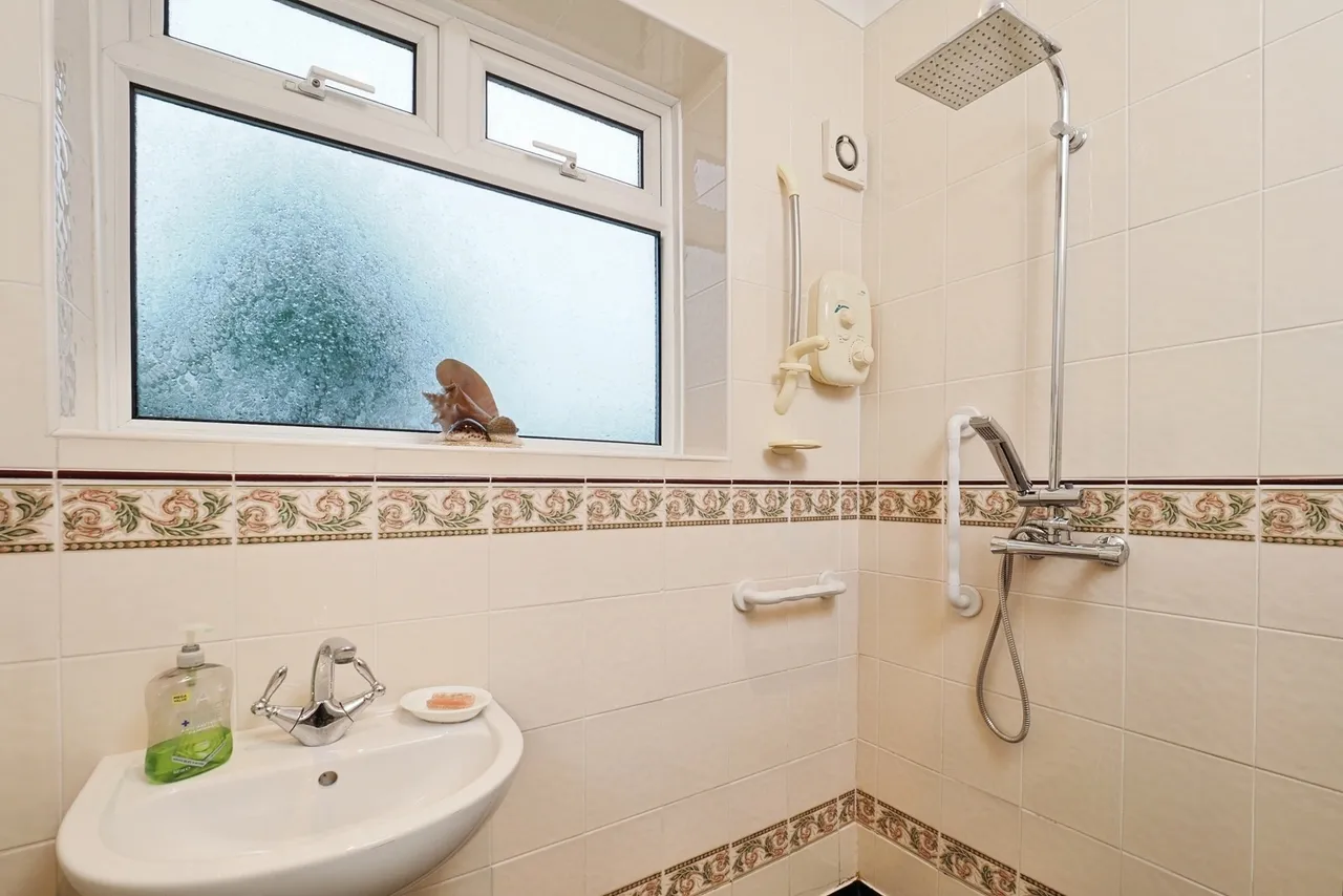 Beech Hill Crescent, Mansfield, Nottinghamshire, NG19, photo 13