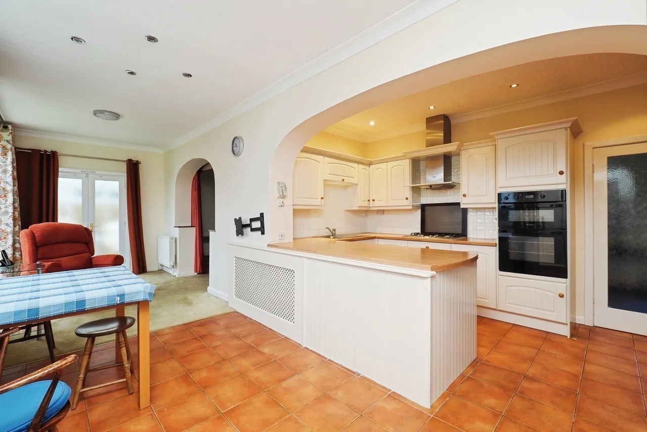 Beech Hill Crescent, Mansfield, Nottinghamshire, NG19, photo 2