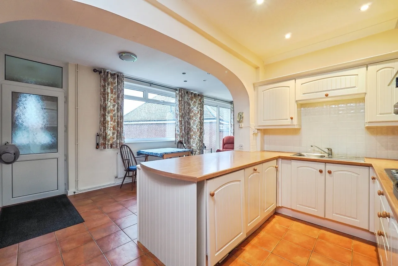Beech Hill Crescent, Mansfield, Nottinghamshire, NG19, photo 6