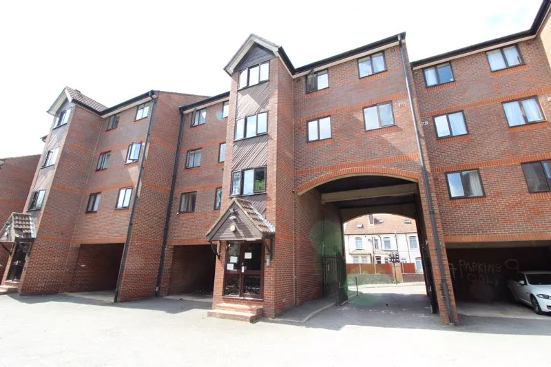 Nightingale Court, Luton, LU3, photo 6