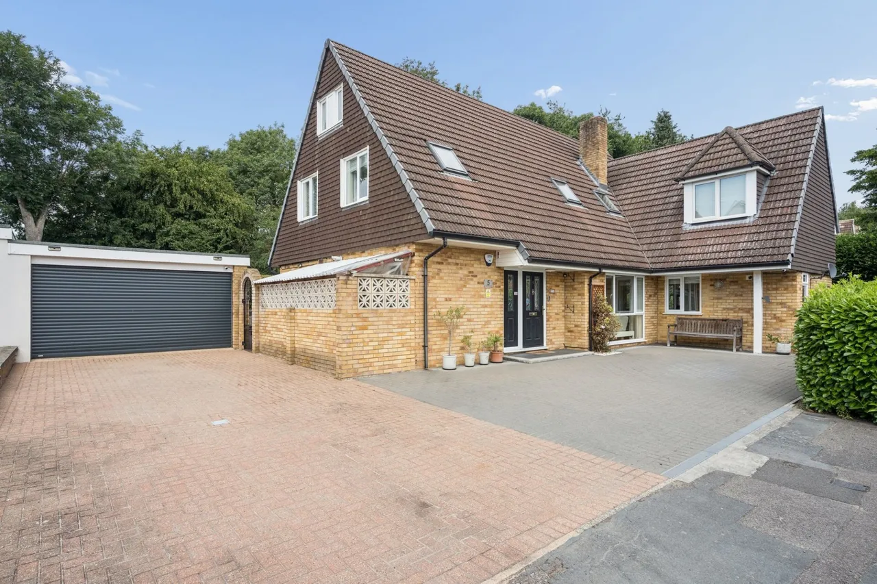 5 bed house for sale — Shrimpton Road, Beaconsfield, HP9