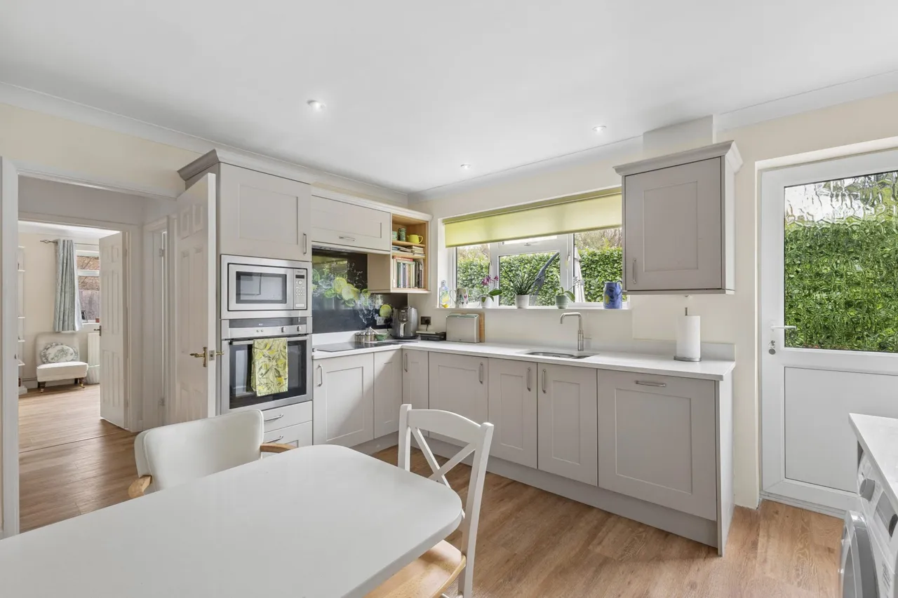Brookside Pankridge Street, Crondall, Farnham, GU10 5RQ, photo 3