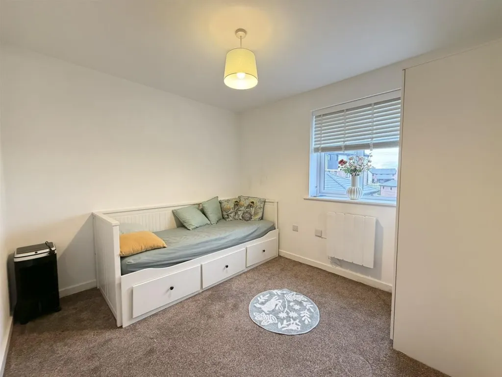 Howley Avenue, Churwell, LS27, photo 10
