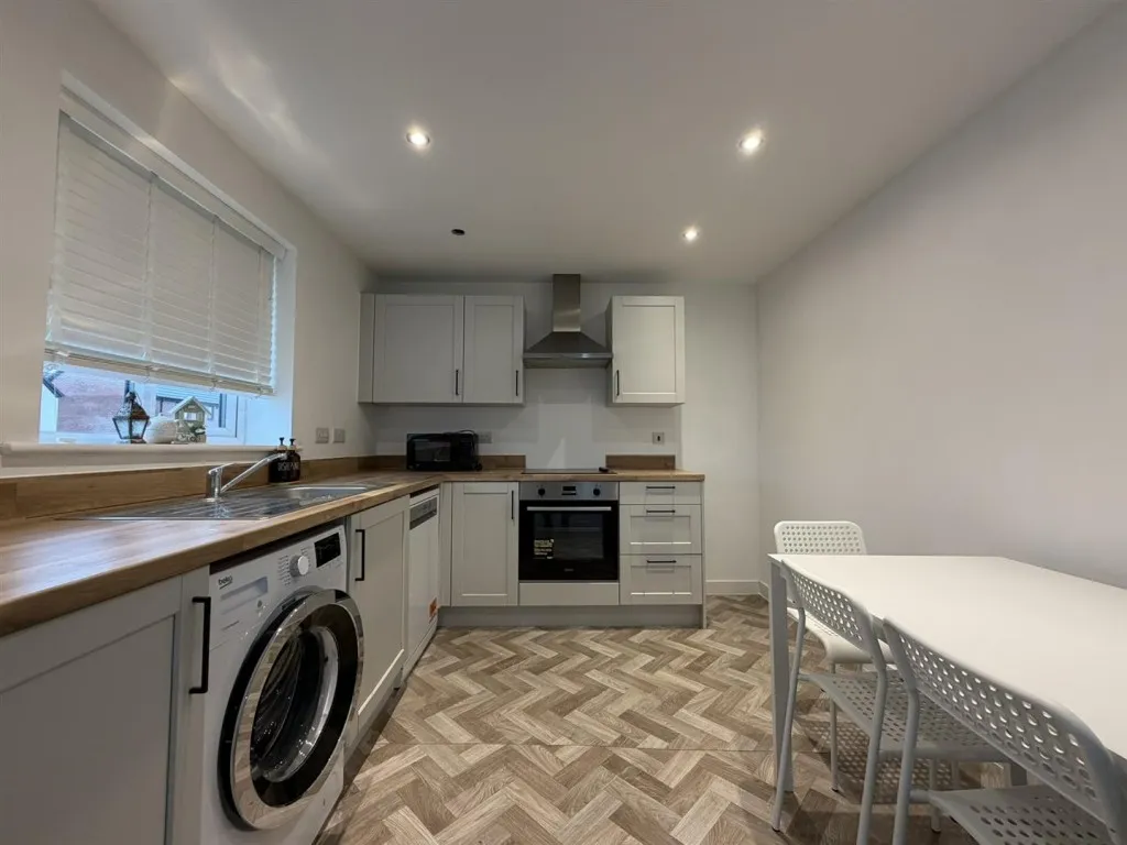 Howley Avenue, Churwell, LS27, photo 2