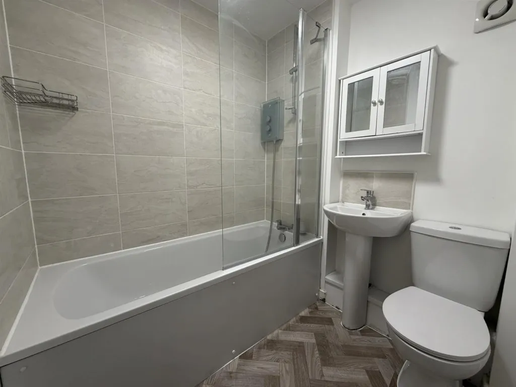 Howley Avenue, Churwell, LS27, photo 13