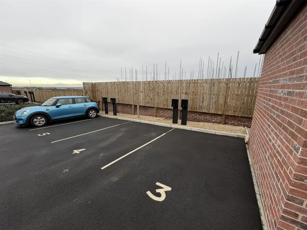 Howley Avenue, Churwell, LS27, photo 15