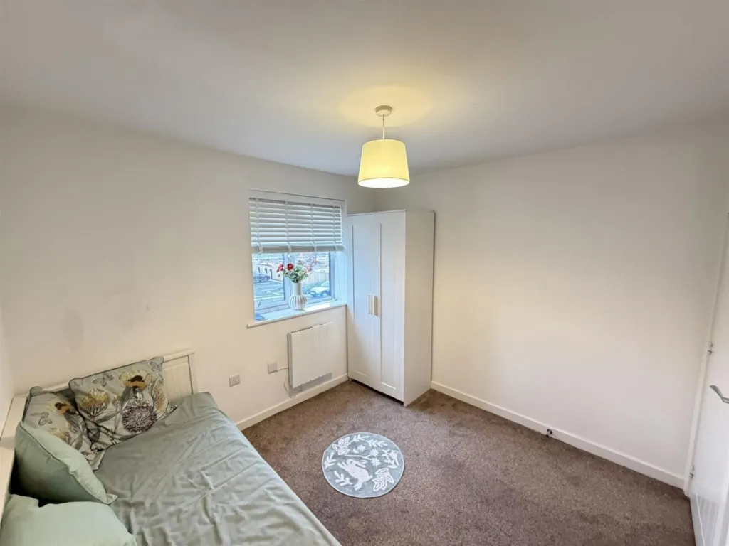 Howley Avenue, Churwell, LS27, photo 11
