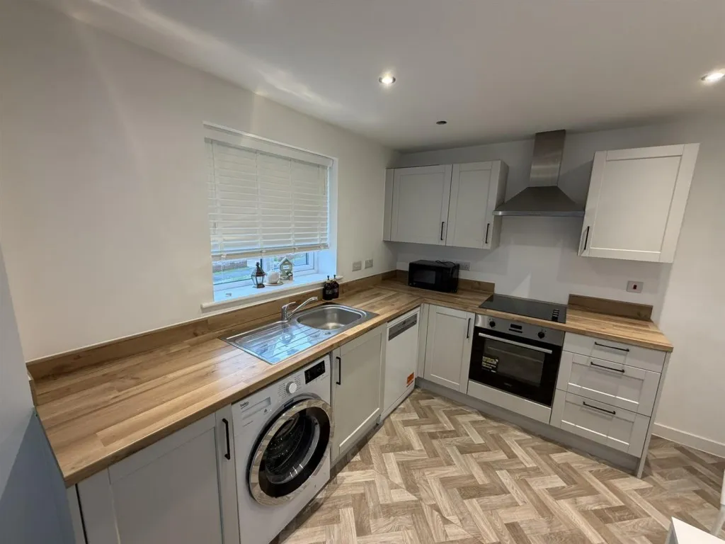 Howley Avenue, Churwell, LS27, photo 3