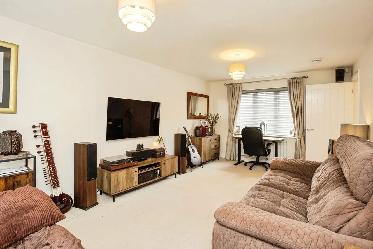 Marigold Crescent, Shepshed, LE12, photo 2