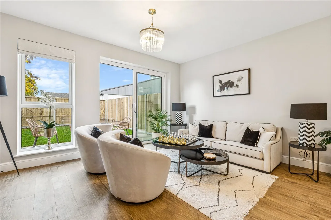 4 bed house for sale, Byards Croft, London, SW16