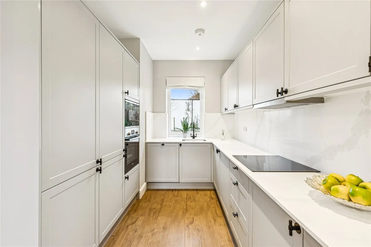 Byards Croft, London, SW16, photo 2