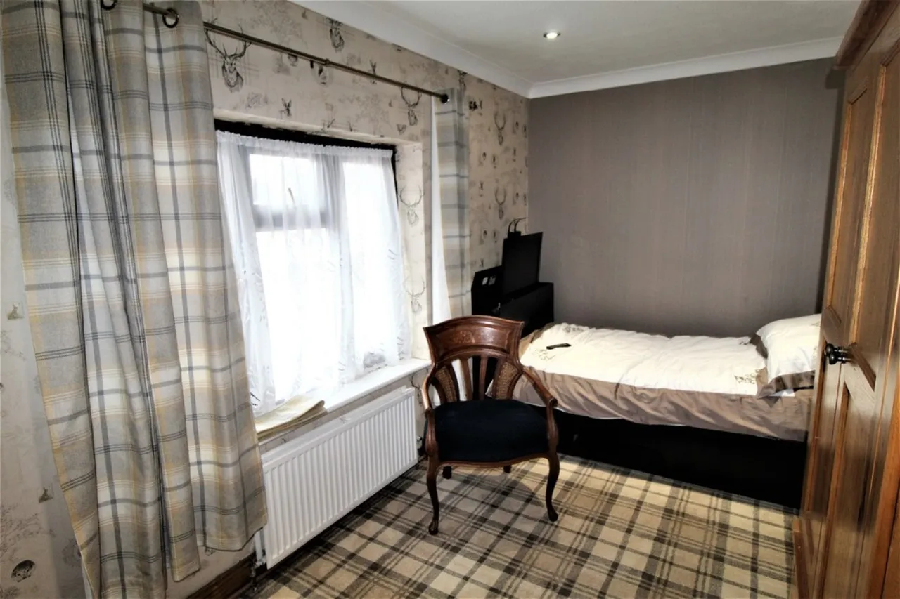 1 bed property to rent, Viola Avenue, Staines