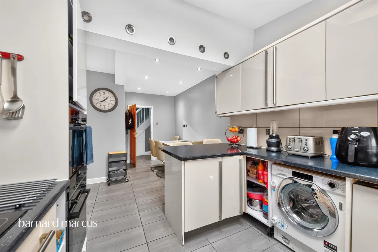 Jellicoe Road, London, N17, photo 13