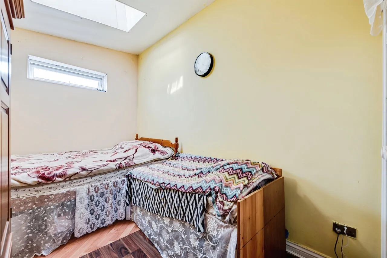 Salisbury Street, Swindon, SN1, photo 7