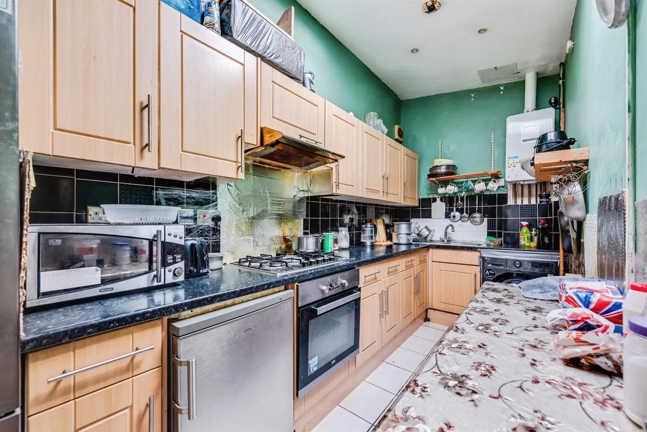 Salisbury Street, Swindon, SN1, photo 4