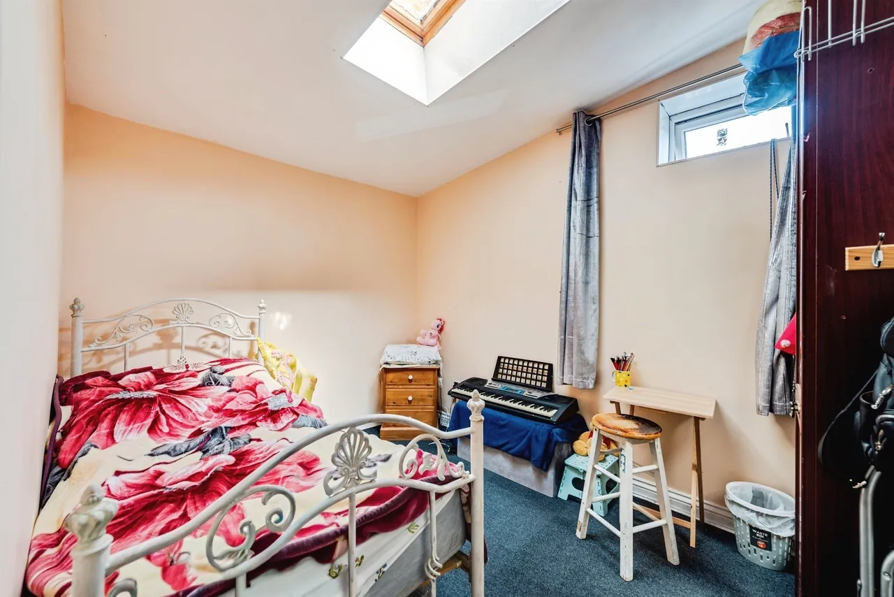 Salisbury Street, Swindon, SN1, photo 5