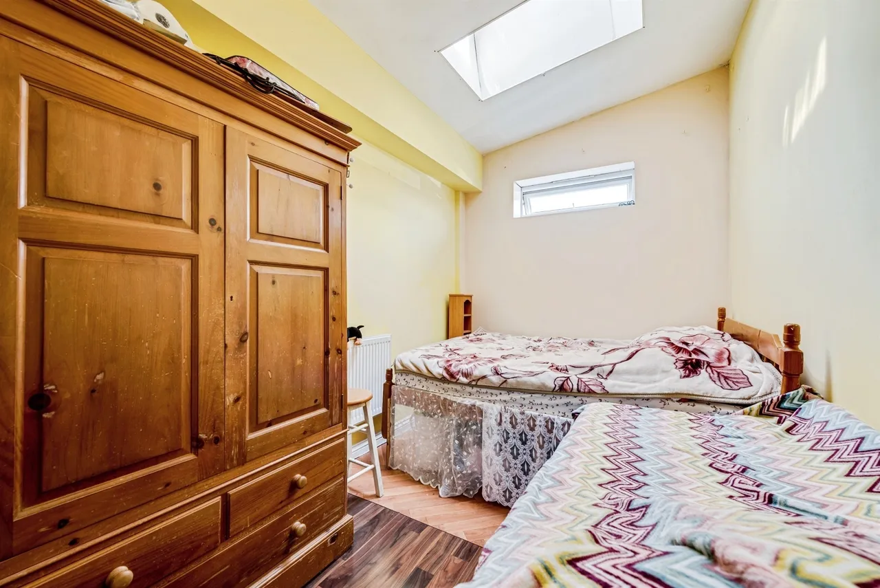Salisbury Street, Swindon, SN1, photo 6