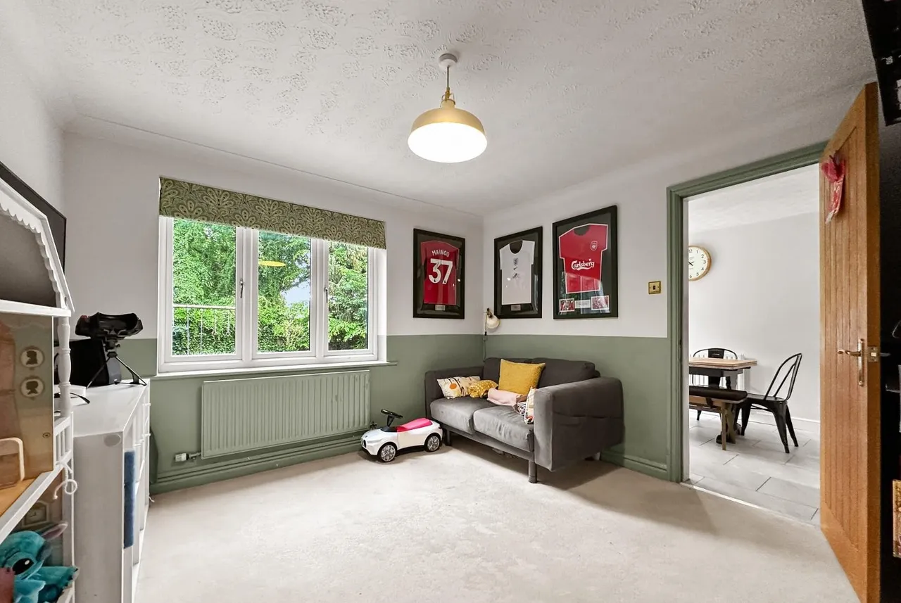 Bishops Close, Bowdon, Cheshire WA14 3NB, photo 26