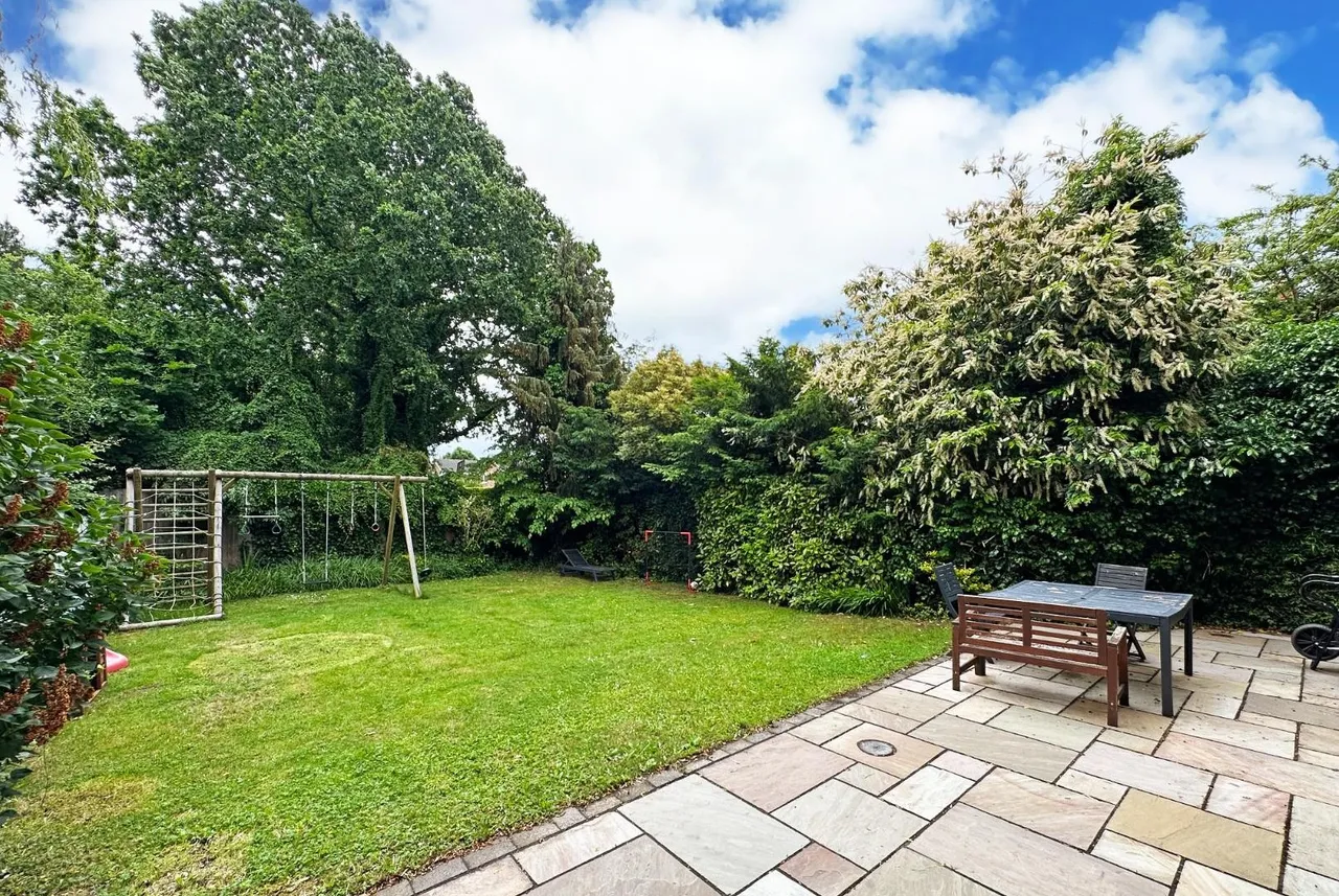 Bishops Close, Bowdon, Cheshire WA14 3NB, photo 29