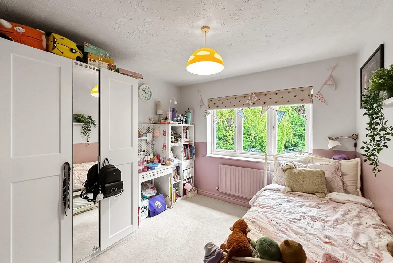 Bishops Close, Bowdon, Cheshire WA14 3NB, photo 18