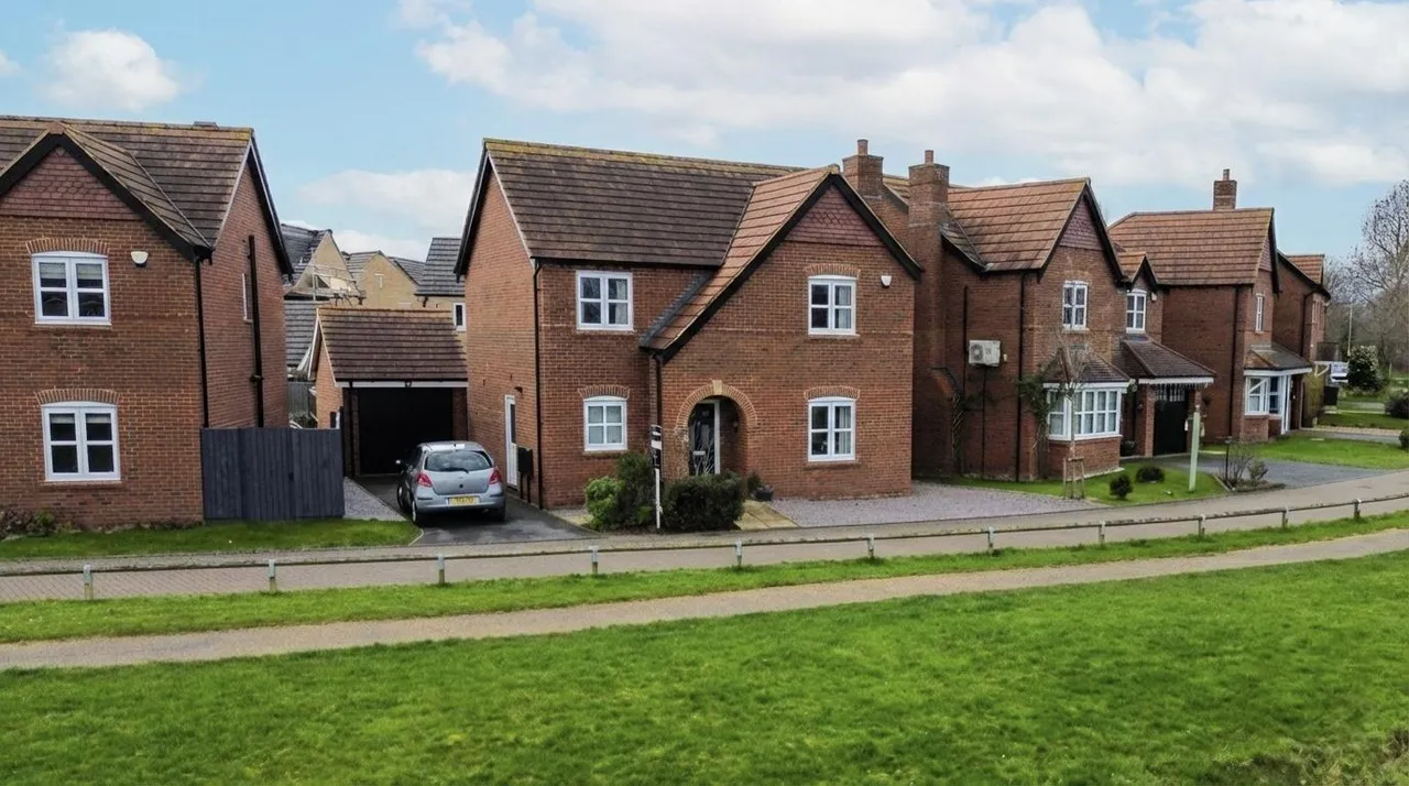 4 bed house for sale, Daffodil Close, Loughborough