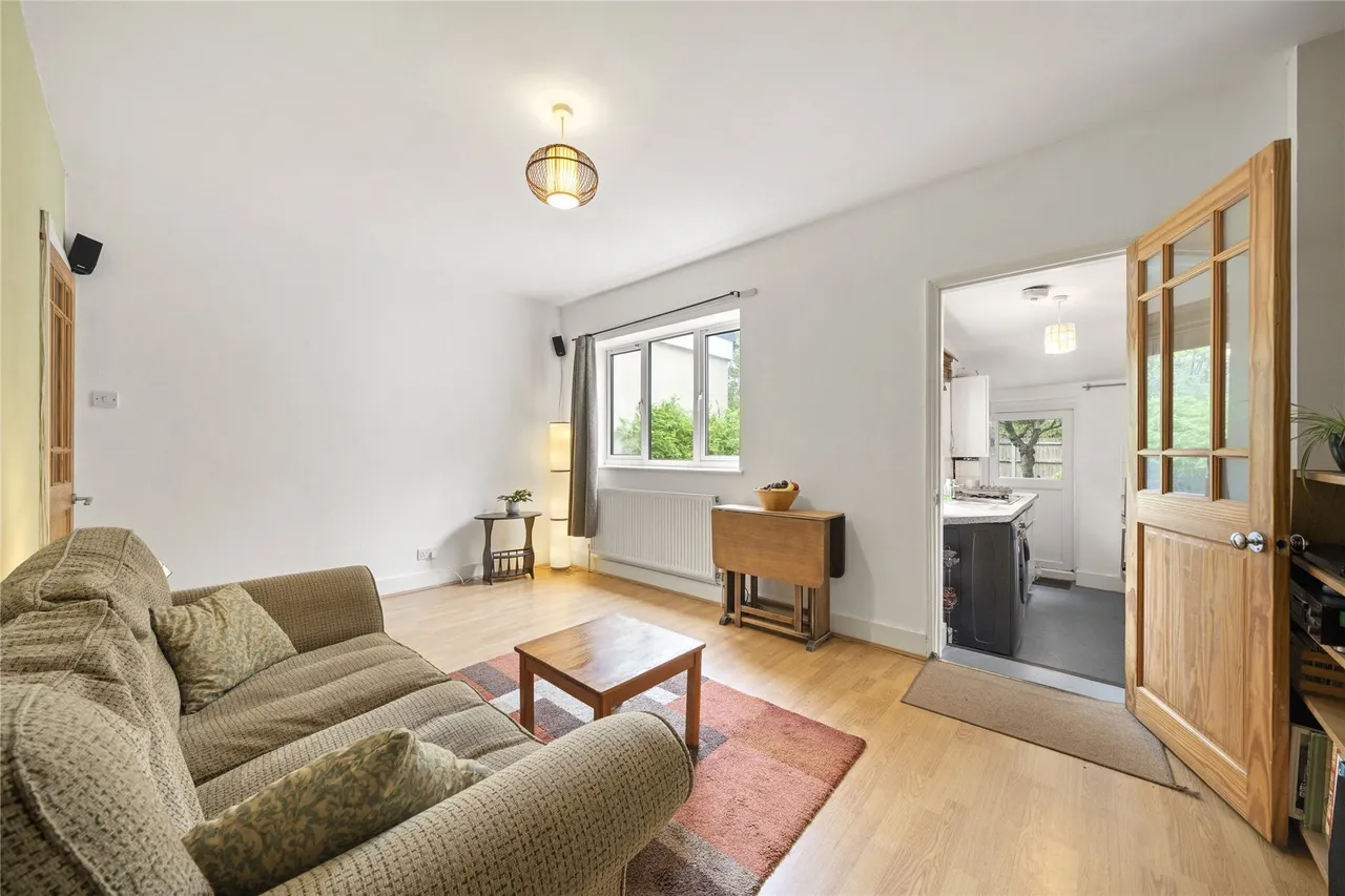 Douglas Road, Esher, Surrey, KT10, photo 2
