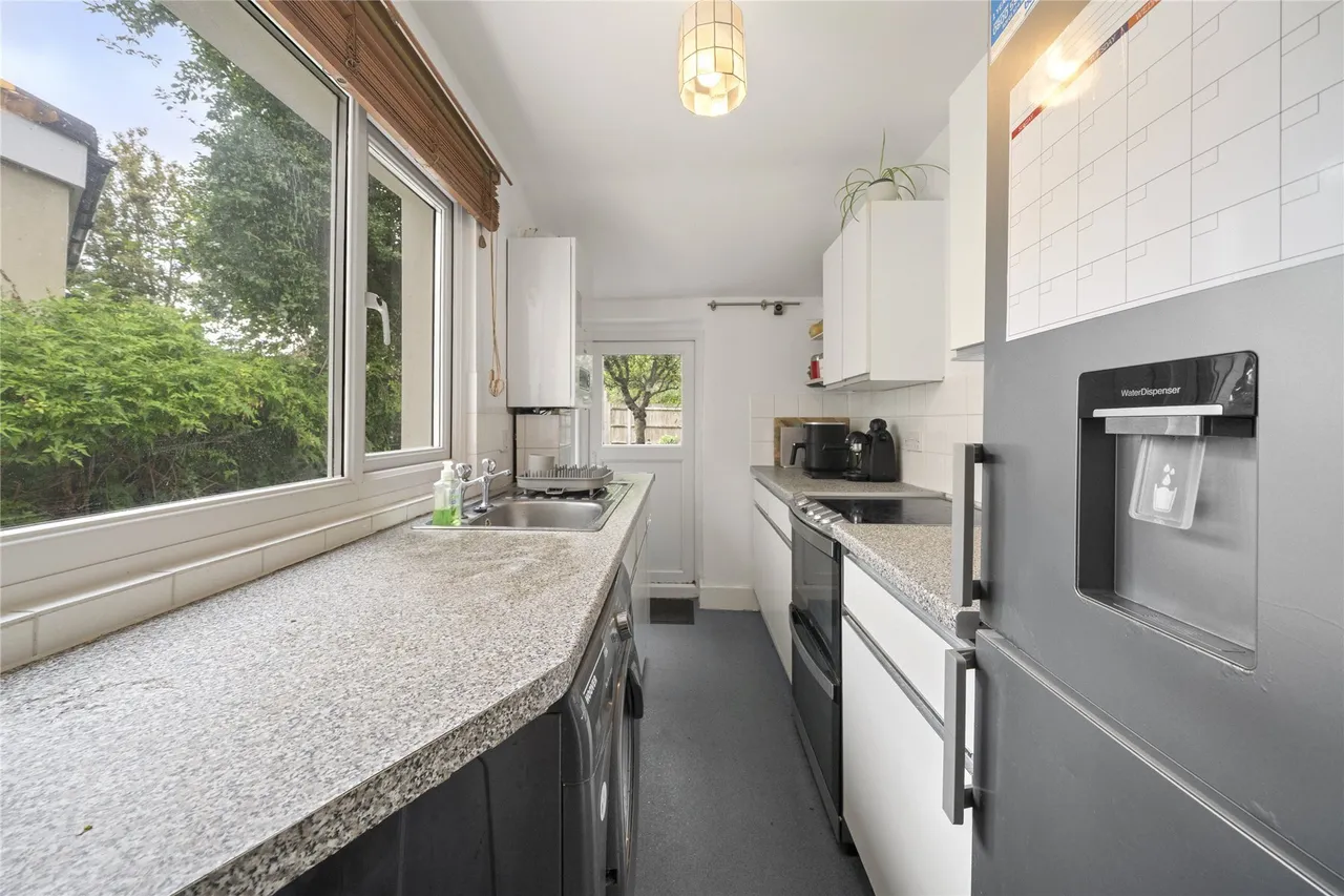 Douglas Road, Esher, Surrey, KT10, photo 6