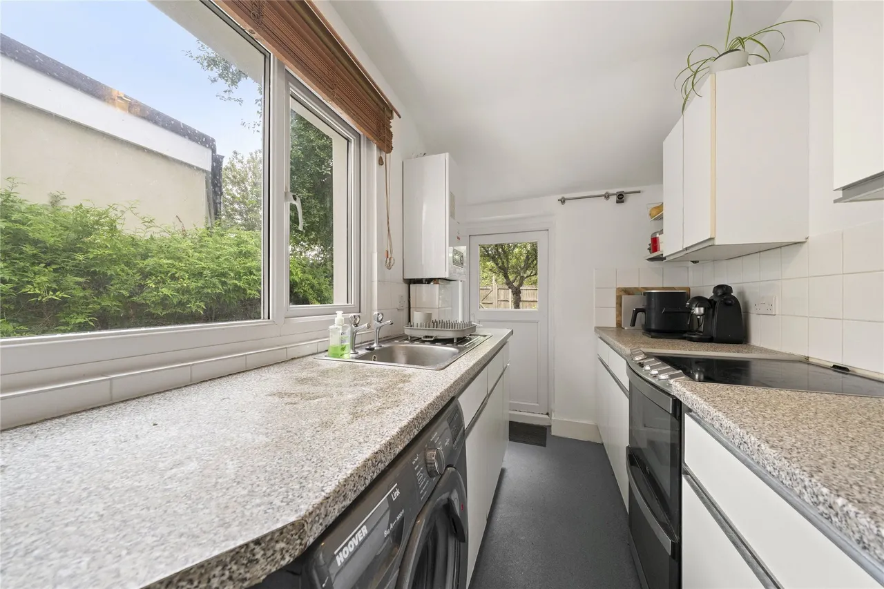 Douglas Road, Esher, Surrey, KT10, photo 5